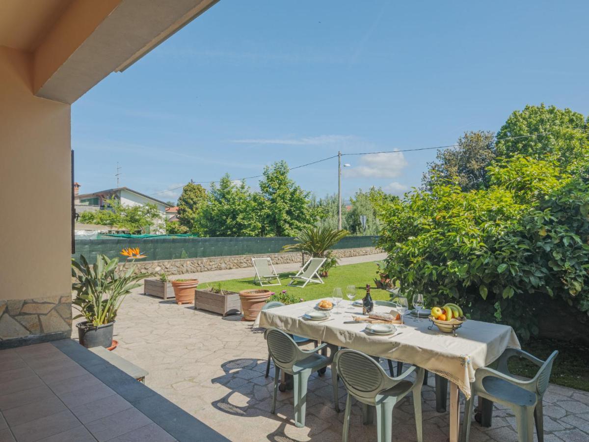 Apartment Emiliano By Interhome Marina di Massa Eksteriør bilde