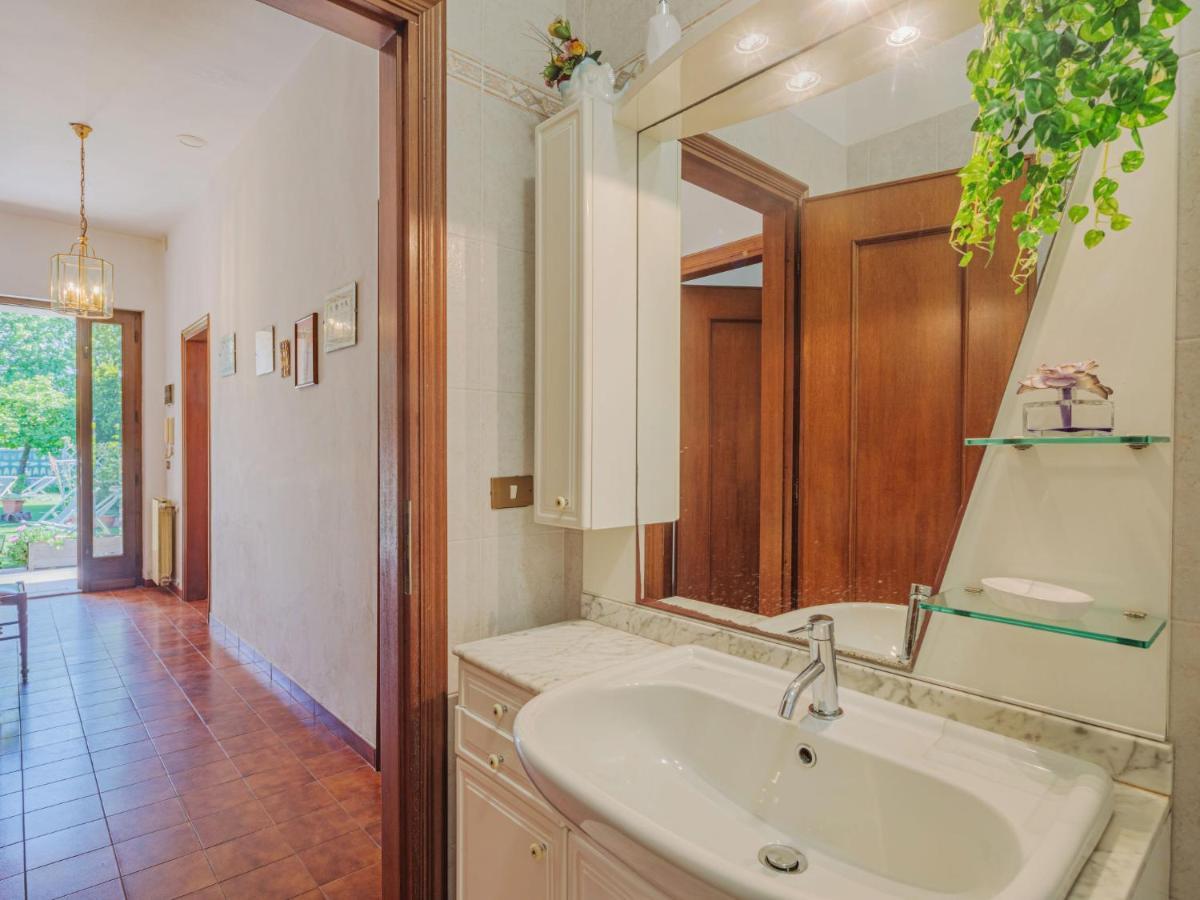 Apartment Emiliano By Interhome Marina di Massa Eksteriør bilde