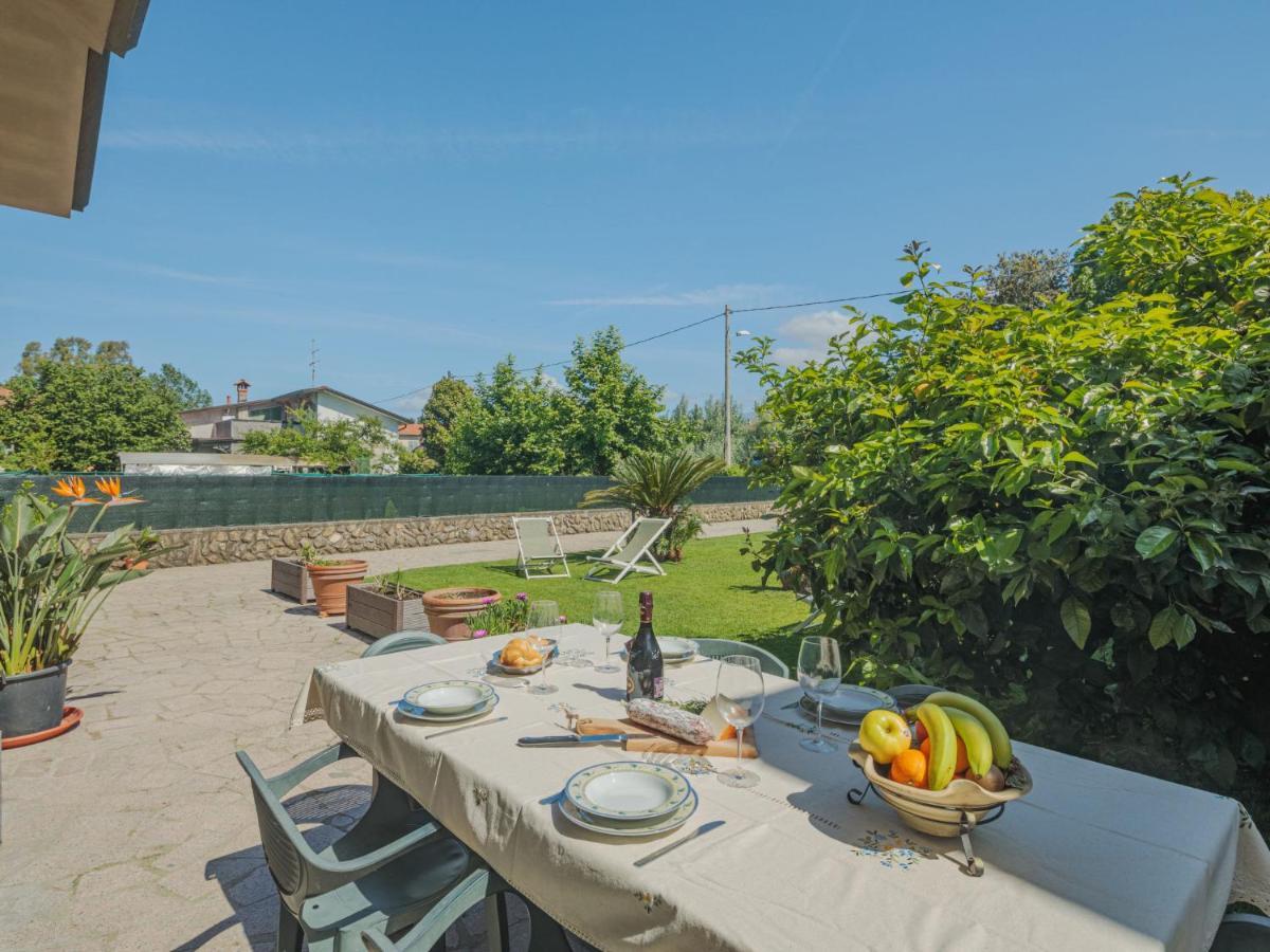Apartment Emiliano By Interhome Marina di Massa Eksteriør bilde